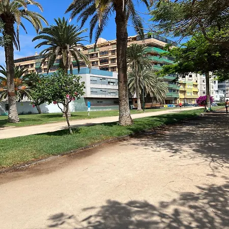 Muelle Deportivo * لاس بالماس دي غران كاناريا